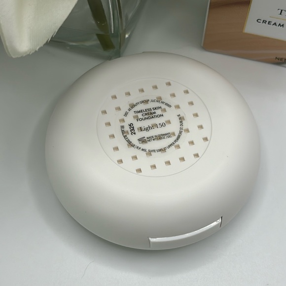 Laura Geller Timeless Skin Cream Compact Foundation ~ Light - Picture 3 of 6